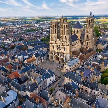 Le Belle Vue St Marcel Apartment